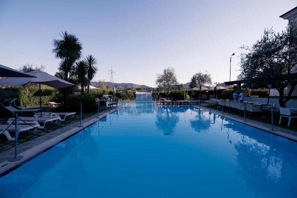 Santa Caterina Park Hotel Sarzana Exterior photo